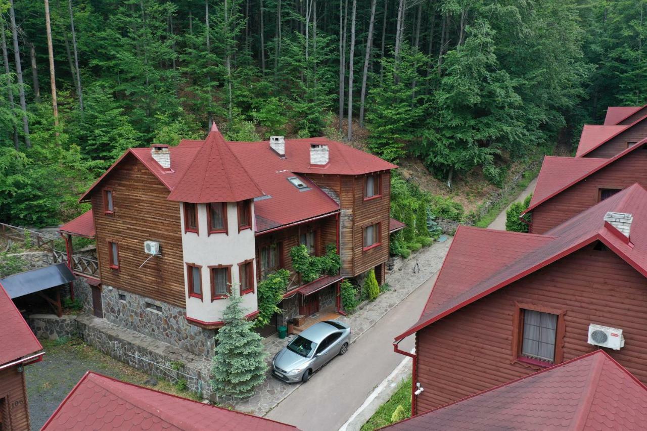 Elf-Cottage Tur'ya Paseka Екстериор снимка